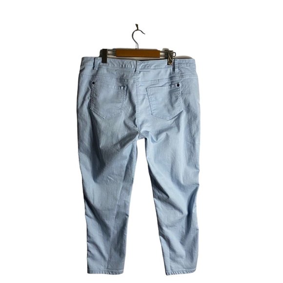 Northern Reflections Women's Light Blue High Waisted Jeans - Picture 5 of 8